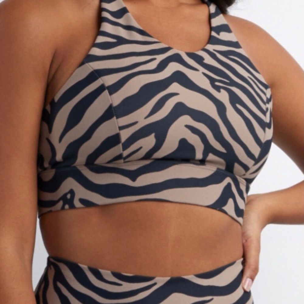 SAVVI Geo sports bra. SOLD